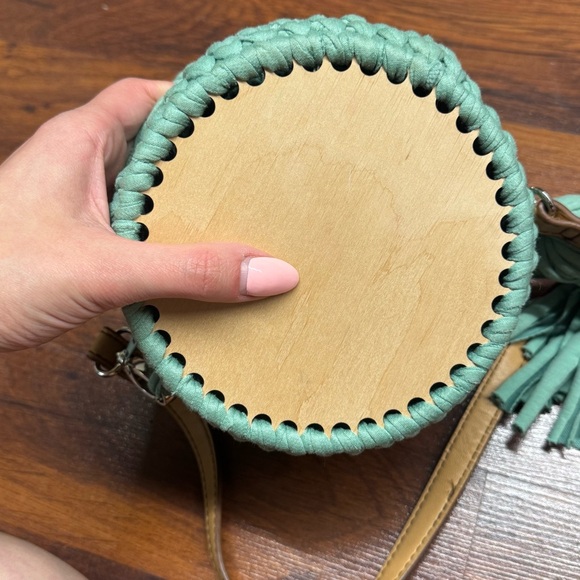 Green Round Crossbody Bag with Mouse Design - Picture 7 of 9